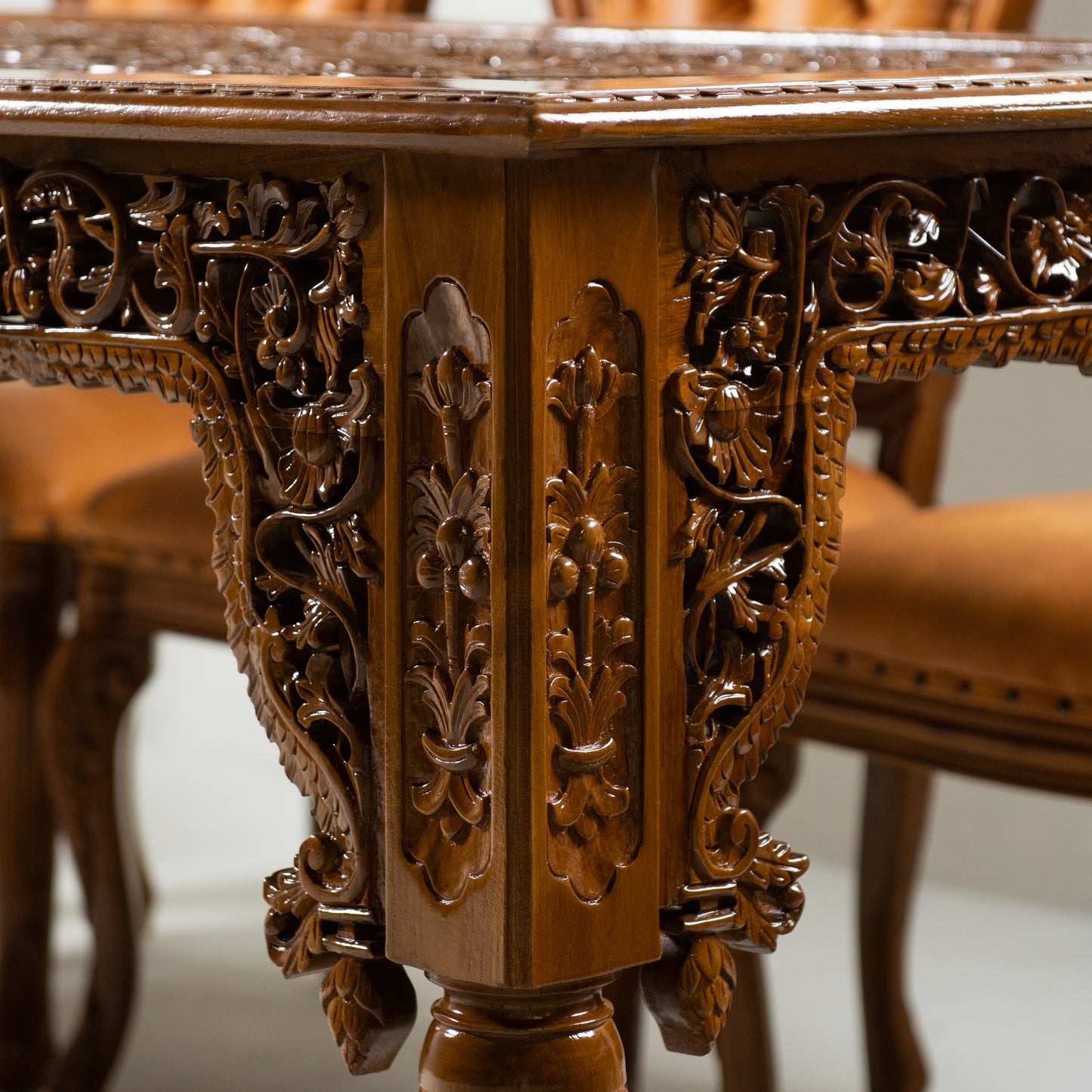 8 seaters dinning table