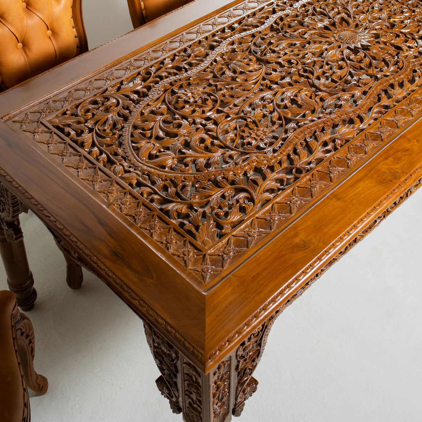 8 seaters dinning table